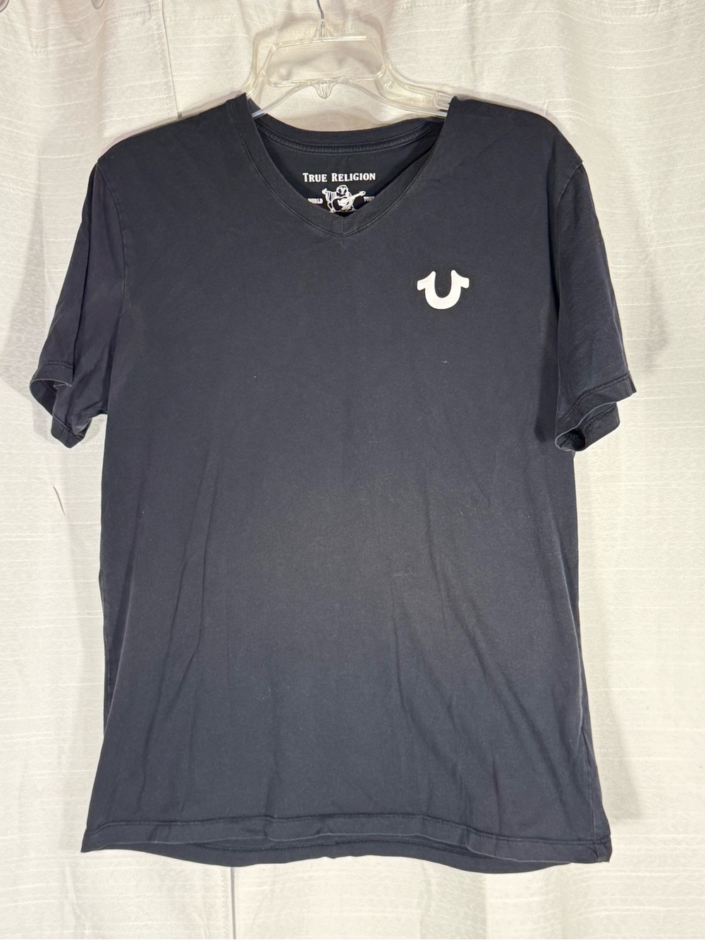 True Religion World Tour Men’s V neck T-shirt size Medium Black